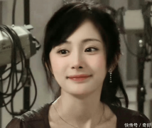 大幂幂的小虎牙其时还没拔